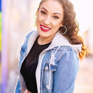 Meet your Posher, Sabrina